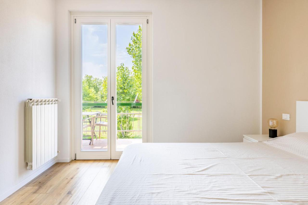 Trendy Aparment With Garage Right By The Lake Sirmione Exterior photo