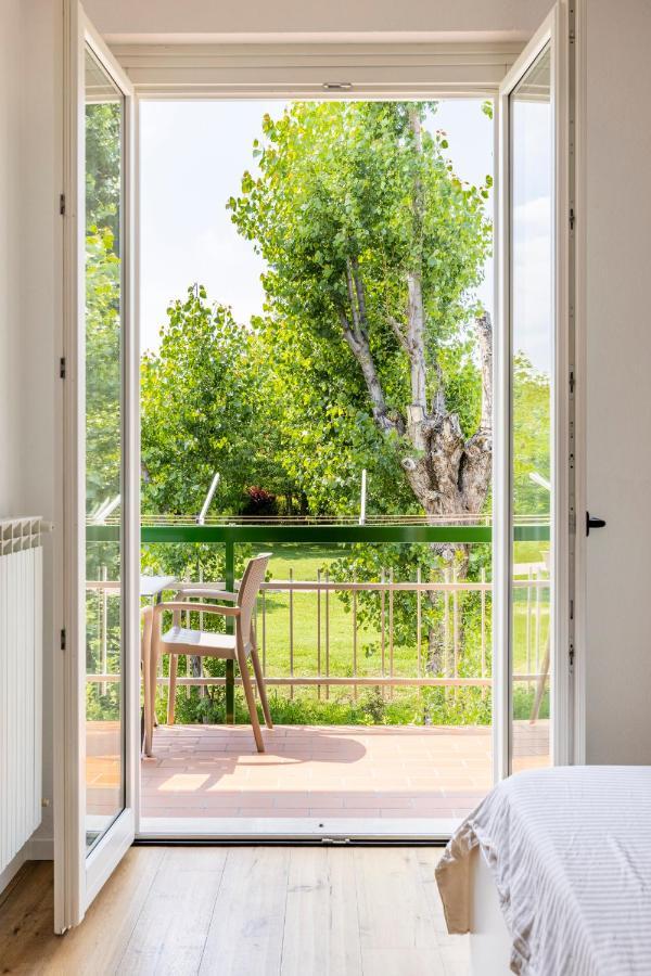 Trendy Aparment With Garage Right By The Lake Sirmione Exterior photo