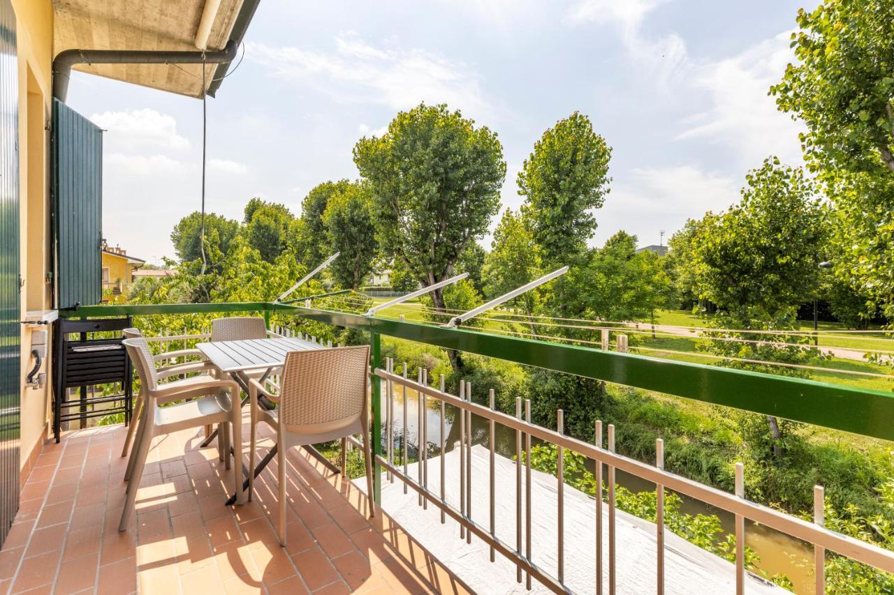 Trendy Aparment With Garage Right By The Lake Sirmione Exterior photo